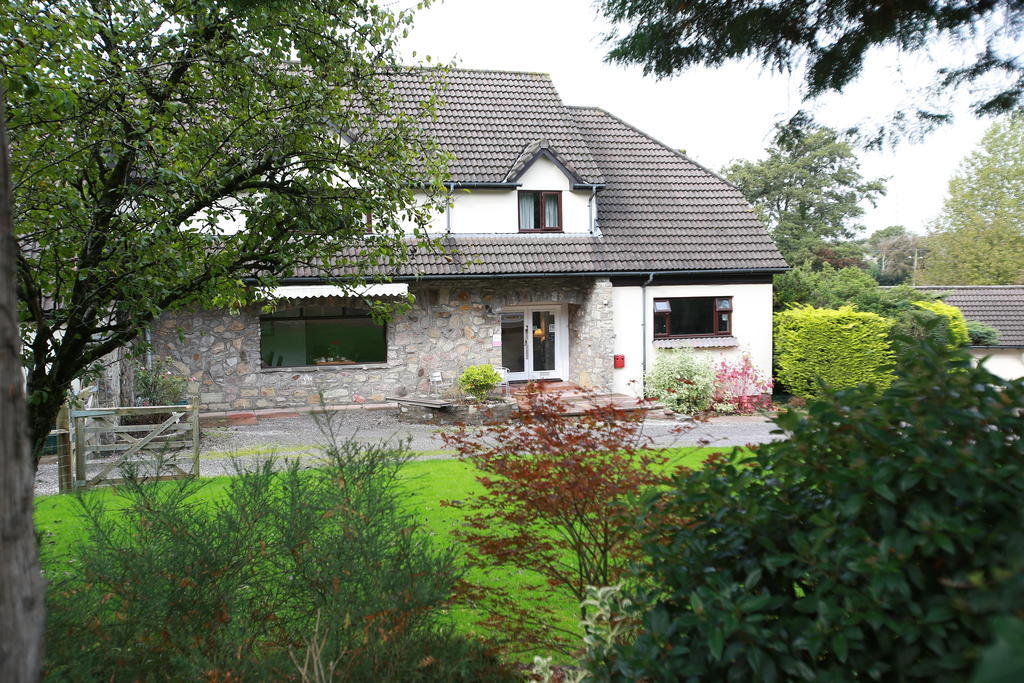 Ewenny Farm Guest House Bridgend  Exterior photo