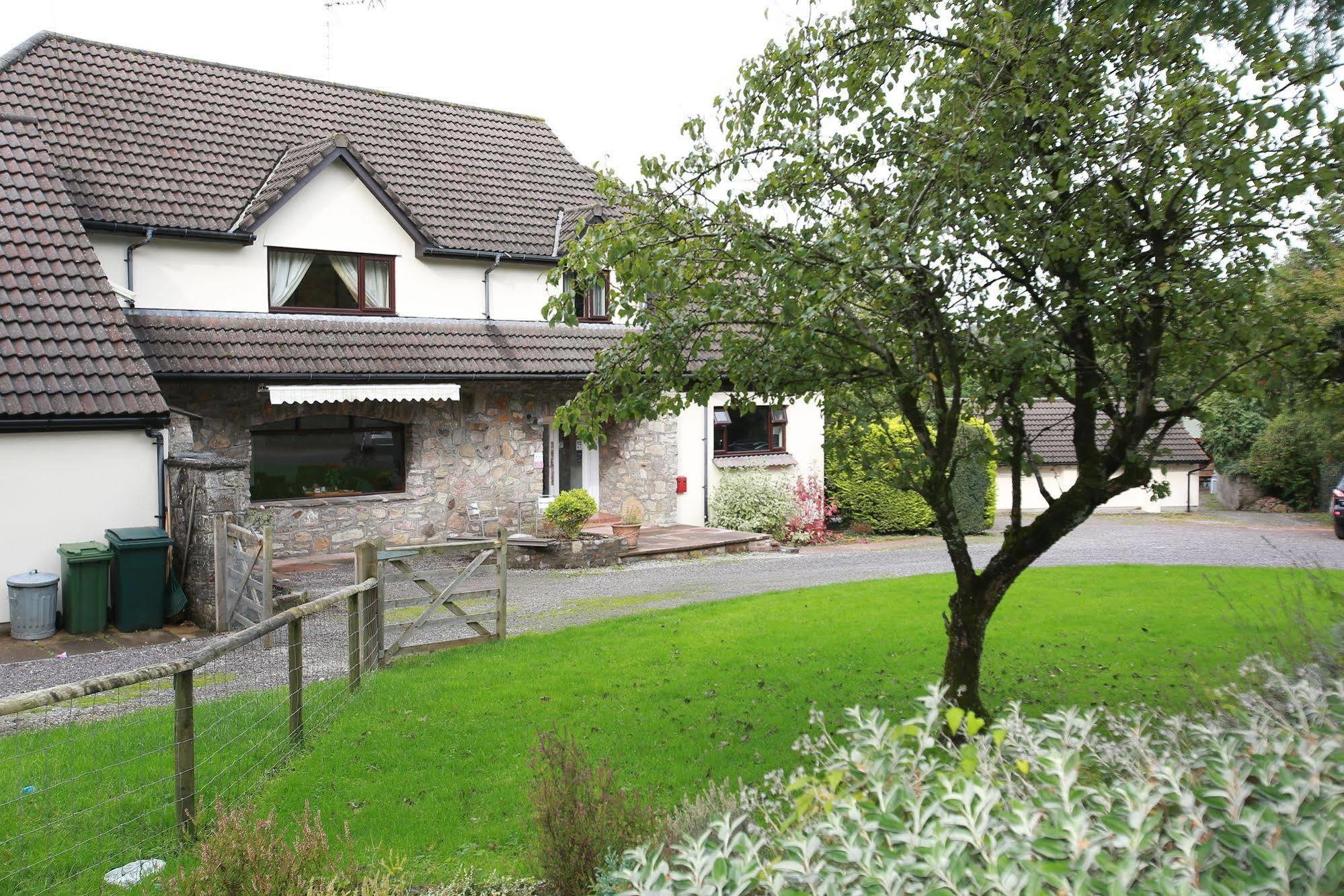 Ewenny Farm Guest House Bridgend  Exterior photo