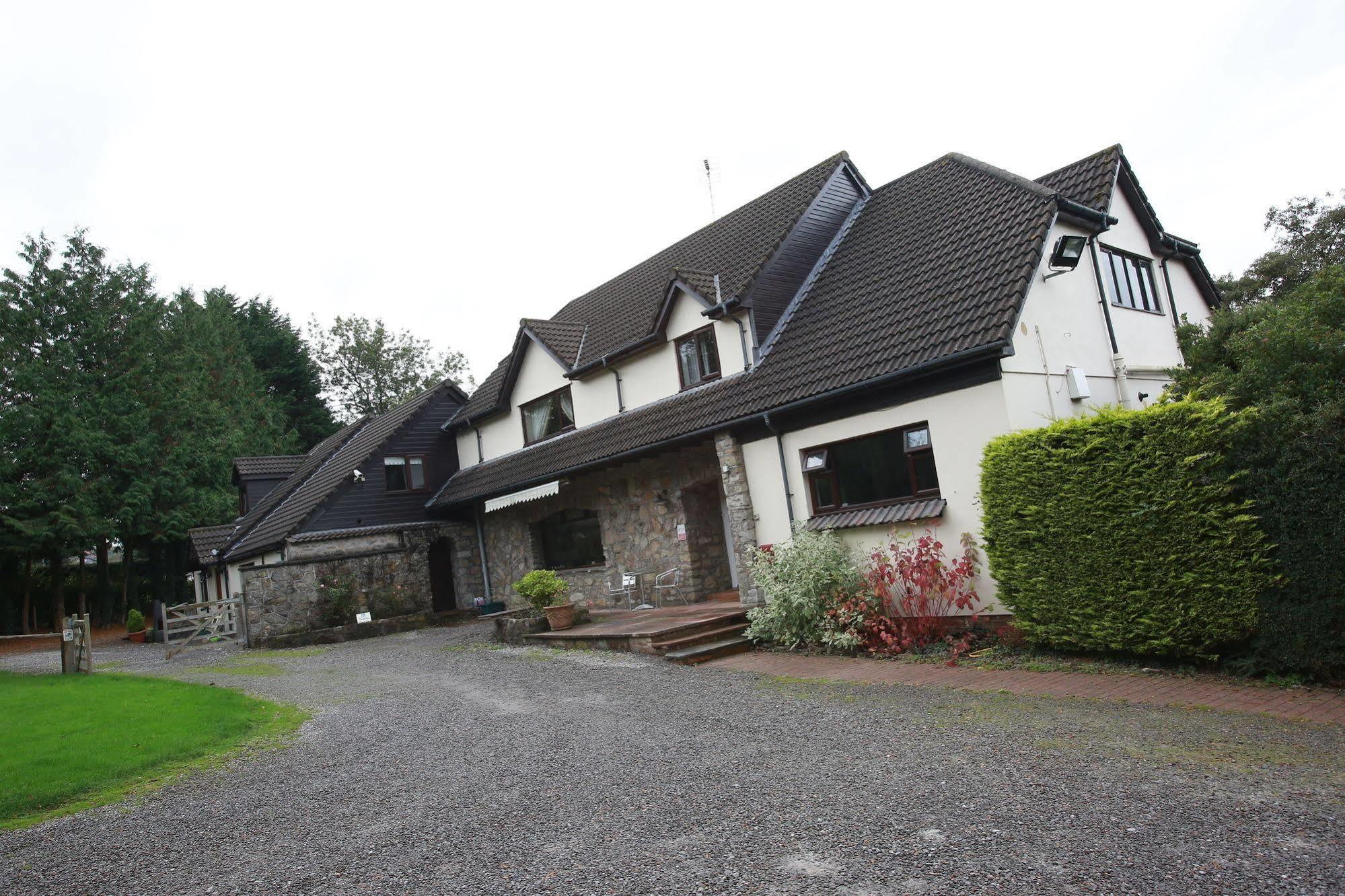 Ewenny Farm Guest House Bridgend  Exterior photo