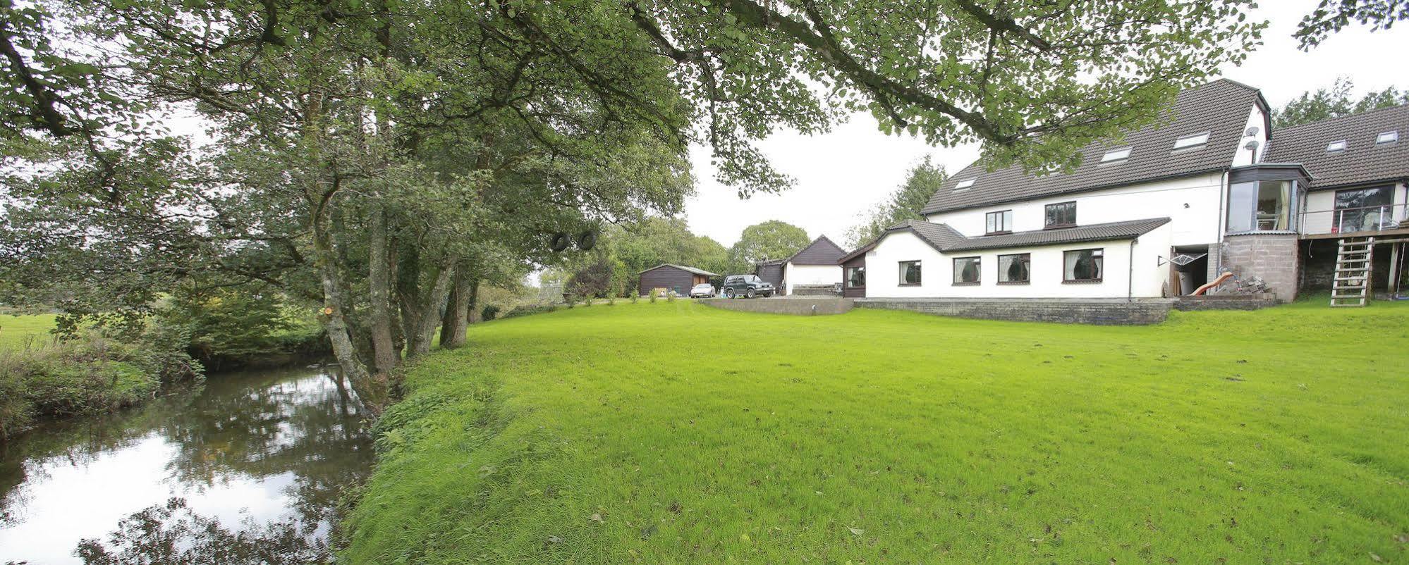 Ewenny Farm Guest House Bridgend  Exterior photo